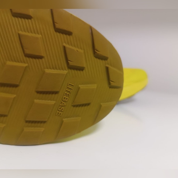 Arc'teryx Super light trail running Norvan - Picture 4 of 7